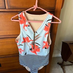 Albion Fit Swim front-zip one piece Size L